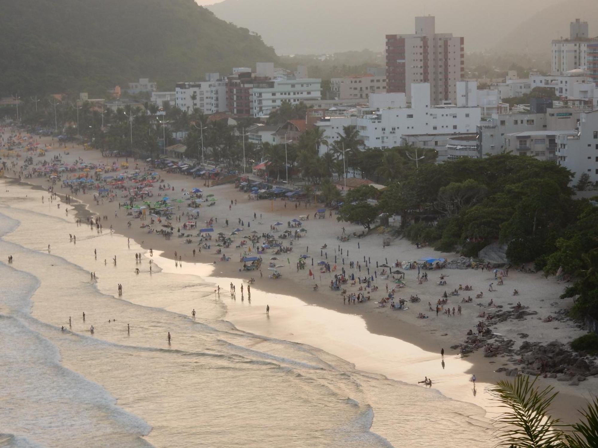Casa Sete Enseada Ar Cond Suite E Estacionamento Gratis E Uma Otima Localizacao Na Enseada Guarujá Esterno foto